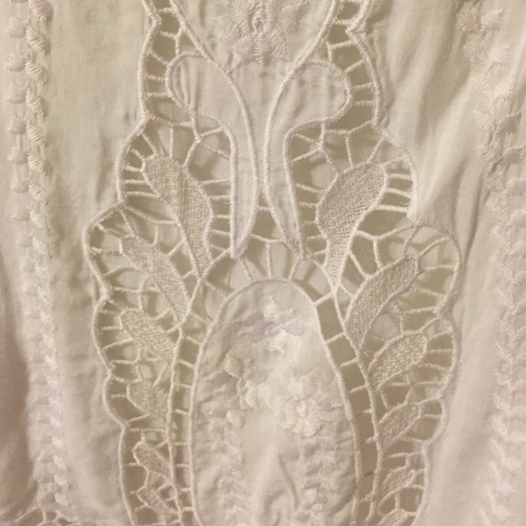 3/4 Crochet Cutout Top - Picture 3 of 4