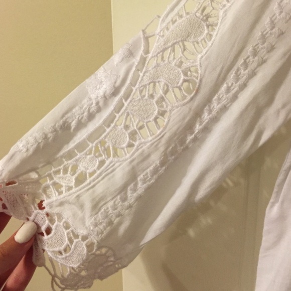 3/4 Crochet Cutout Top - Picture 4 of 4