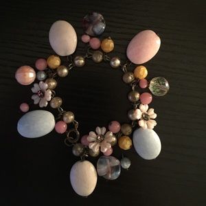 Vintage pastel flower beaded bracelet