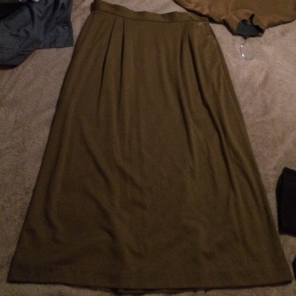 Long sleeve top and long boot length skirt - Picture 1 of 2