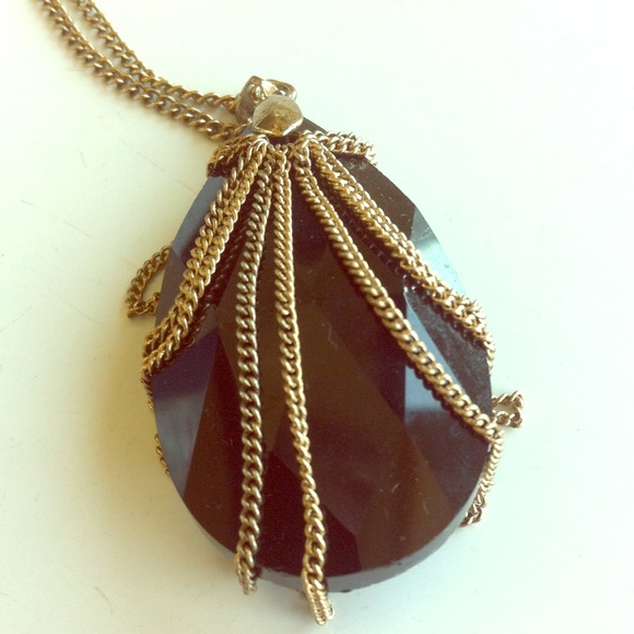 Forever 21 black gem necklace
