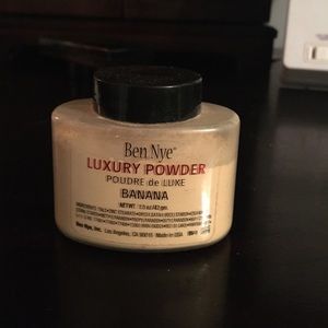 Ben Nye powder (Kim K recommendation)