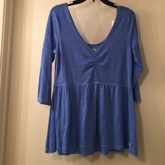 Hollister top