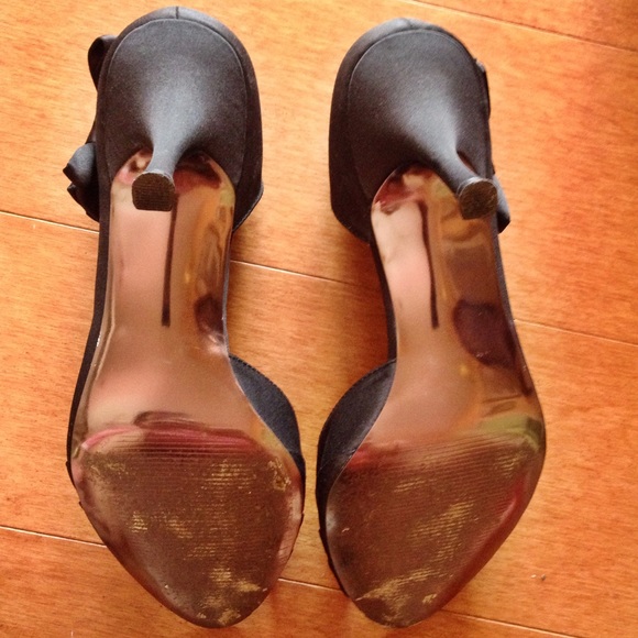 Steve Madden Black Satin Side-Bow Pumps - Picture 3 of 4