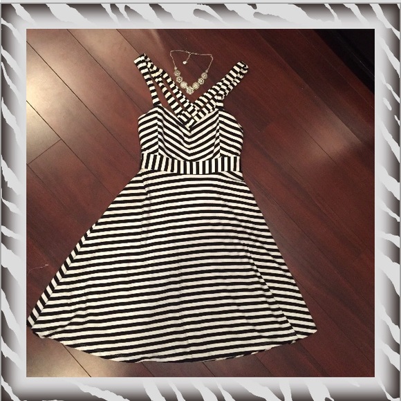 Striped white/ navy strappy summer dress - Picture 1 of 2
