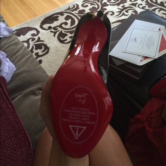 Absolutely gorgeous new never worn Louboutin! - Picture 3 of 3