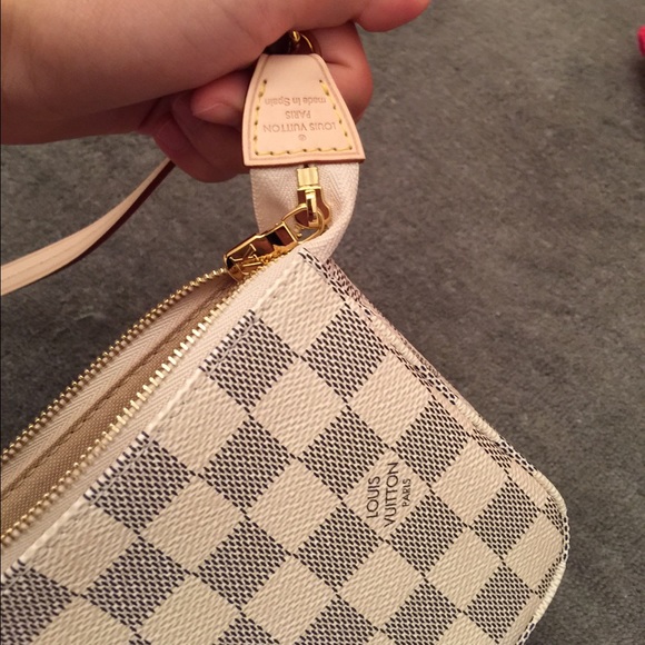 Amazing Louis Vuitton! Never used!! - Picture 2 of 4