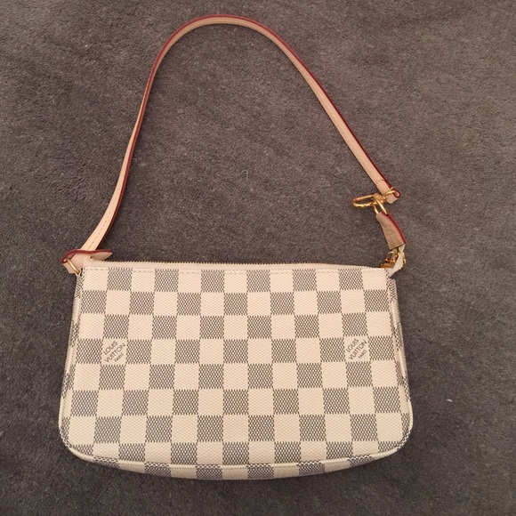 Amazing Louis Vuitton! Never used!! - Picture 3 of 4