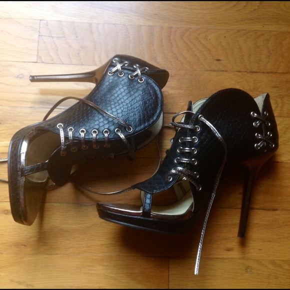 💖Final Price💖Black/metallic lace up heels - Picture 3 of 4