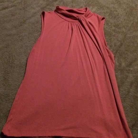 Sleeveless top - Picture 1 of 1