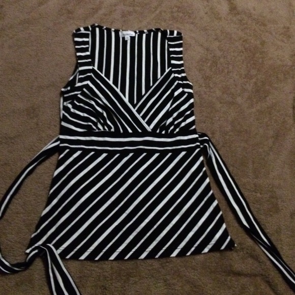 Black and white sleeveless top