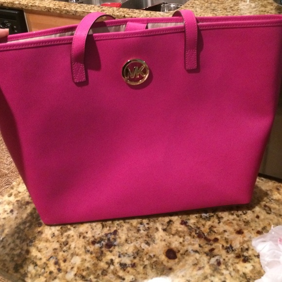 New without tags! Michael kors tote! In fuchsia!
