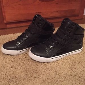Black pastry sneakers