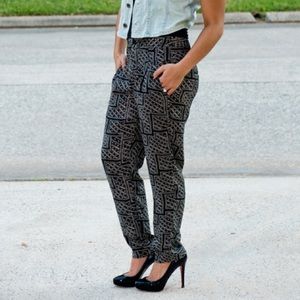 [Urban Outfitters] Printed pants