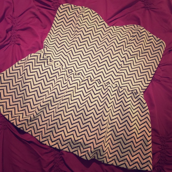 B & W Peplum (Chevron print)
