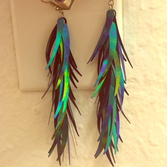 Cute dazzling fringe earrings.