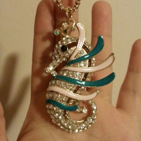 Betsey Johnson seahorses Necklace