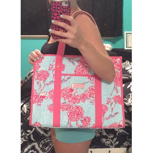 SOLD Lilly Pulitzer Tote Bag - Pi Beta Phi Print - Picture 4 of 4