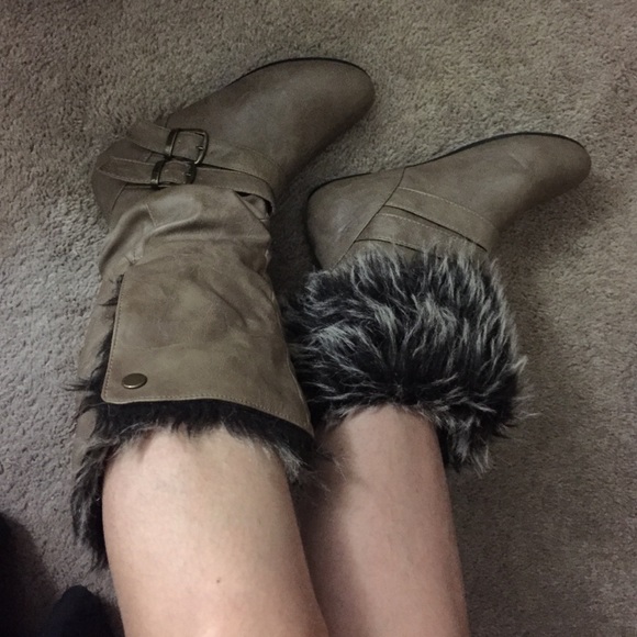 very cute boot, 2 ways to use, very confortabel. 6