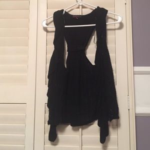 Black wool vest size medium