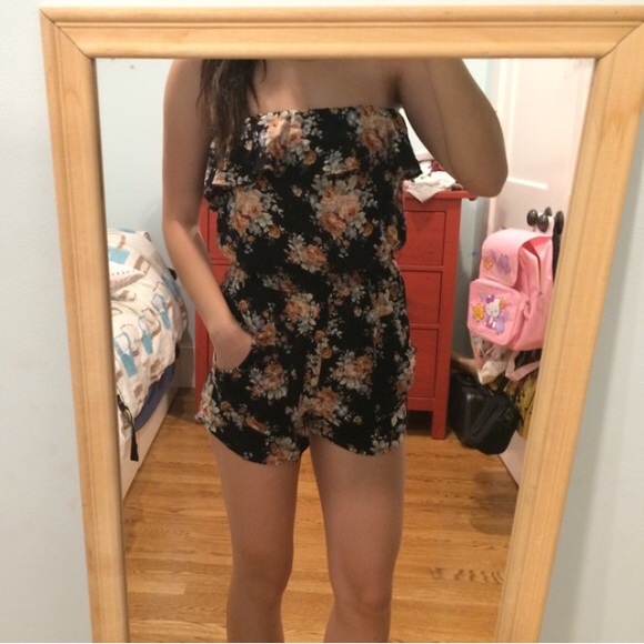 Brandy Melville Dresses & Skirts - Strapless Floral Romper