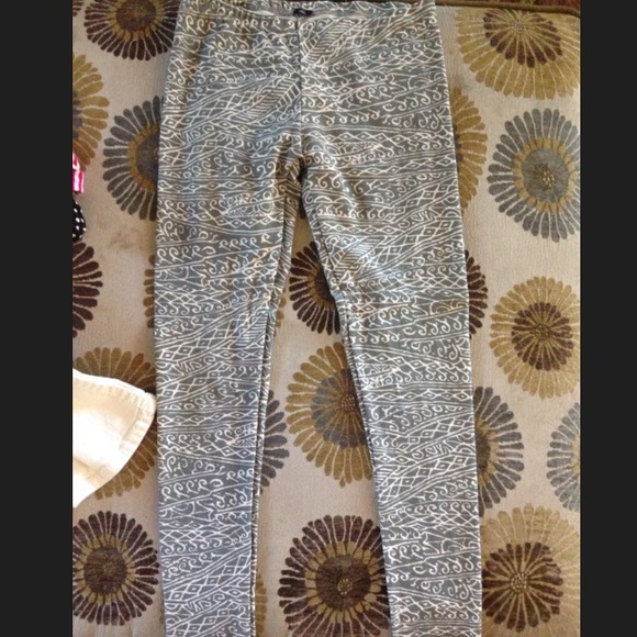 Brandy Melville leggings