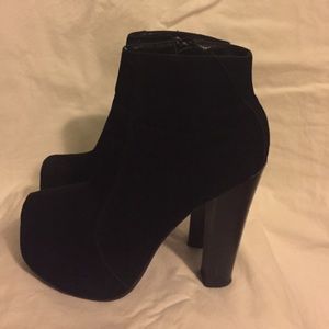 Black high heeled shoes