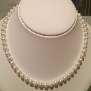 Fresh Water Pearl Necklace 7.5 x 8 mm