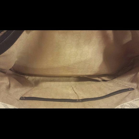 Extra Pictures For Navy/White Michael Kors Handbag