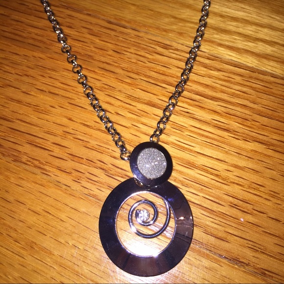 Jewelry - Picture 3 of 3