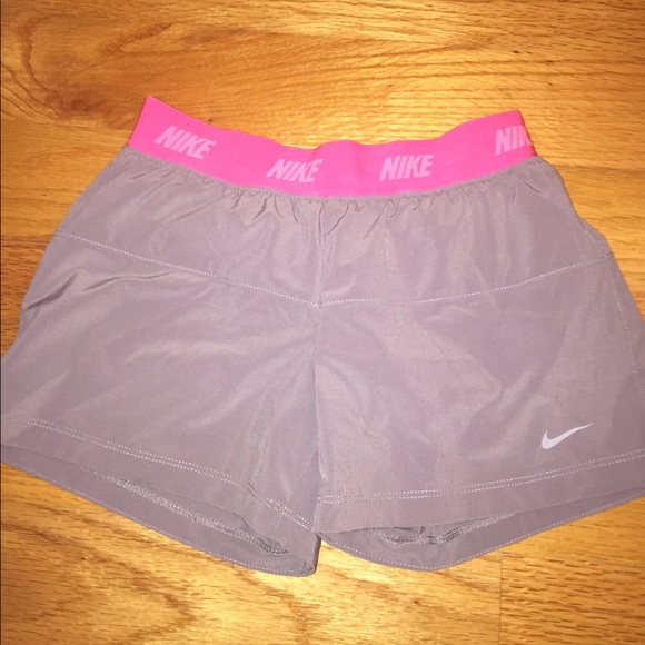 NIKE SHORTS - Picture 1 of 4