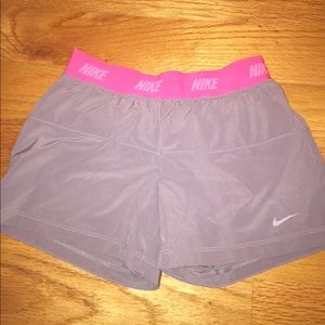 NIKE SHORTS