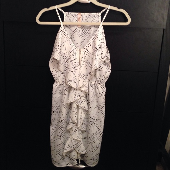 Francesca's small white dress with black detail - Picture 1 of 4