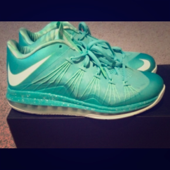 Nike Shoes - Lebron Easter lows