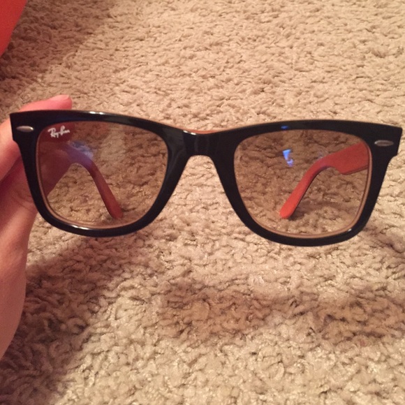 *AUTHENTIC* Ray Ban Wayfarer Sunglasses with case