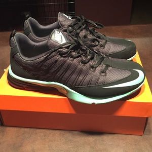 Nike libation SAMPLE SHOE. NEVER RELEASED. RARE