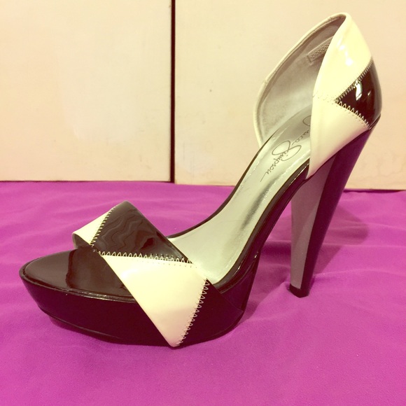 Jessica Simpson B & W heels - size 8