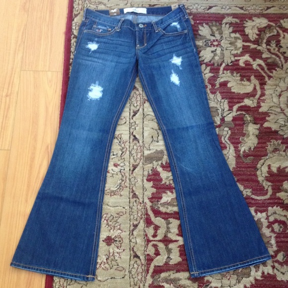NWT Hollister Destroyed Cali Flare Fit Jeans - Picture 2 of 4