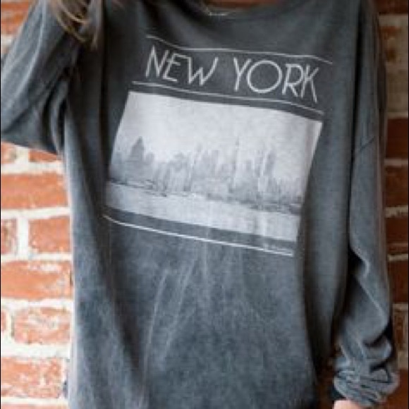 Brandy Melville New York Long Sleeve Top