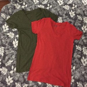 2 v neck tees