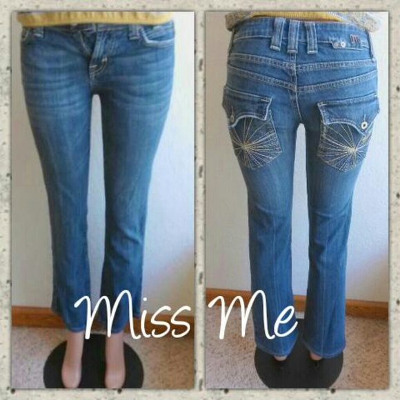 MISS ME EMBROIDERED JEANS