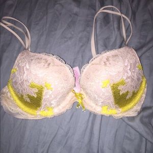 Victoria's Secret Very Sexy Lace Push Up Bra