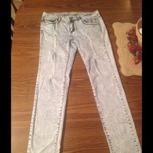 Love Culture light stone washed skinnies sz 13