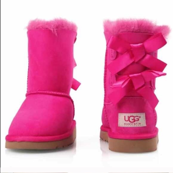 LOOKING FOR UGGS!! - Picture 2 of 3