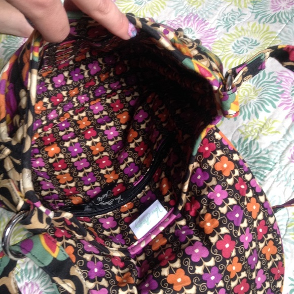 Vera Bradley Bags - GUC Suzani Saddle Up Cross Body Bag Vera Bradley Bags - GUC Suzani Saddle Up Cross Body Bag