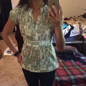 Banana republic top. XS. silk blend.