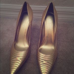 Gold Nine West Pumps