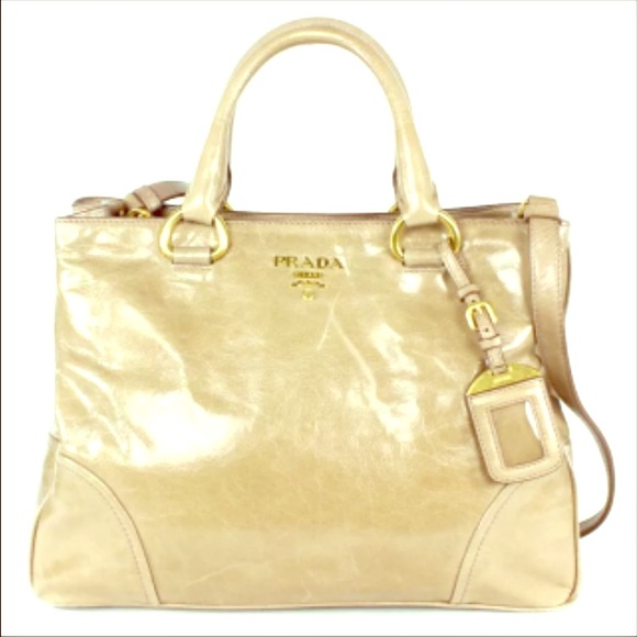Sold!  PRADA VITELLO TOTE - Picture 1 of 4