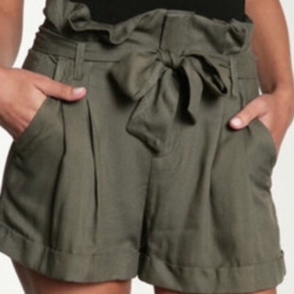 Urban Outfitters Other - UO Sparkle and Fade paperbag shorts black