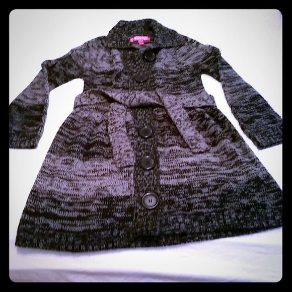 💕🍃🎀Cute and Cozy Girls Sweater Size Small🎀